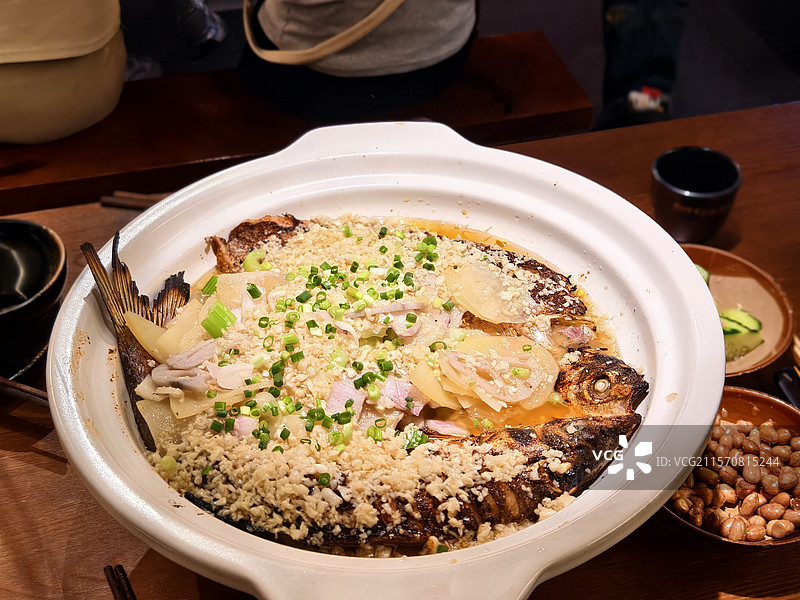 蒜香万州烤鱼图片素材