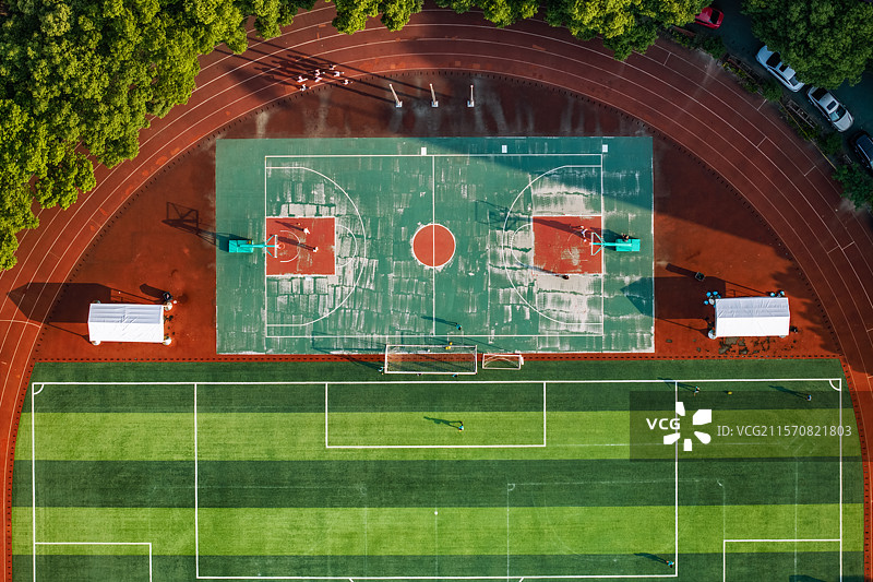 夏日里的上海火车头体育场图片素材
