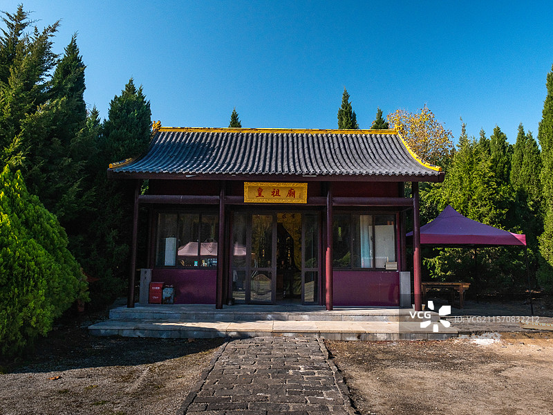 明代第一陵-深秋初冬蓝天下的江苏省淮安市盱眙县明祖陵皇祖庙图片素材