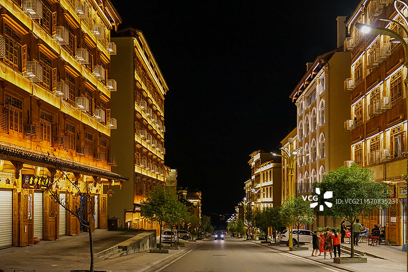磨西古镇夜景图片素材