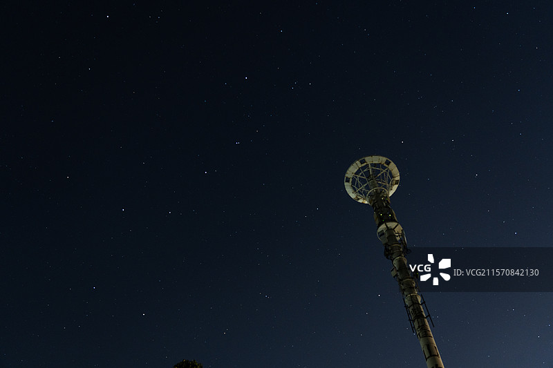 信号塔与北斗七星图片素材