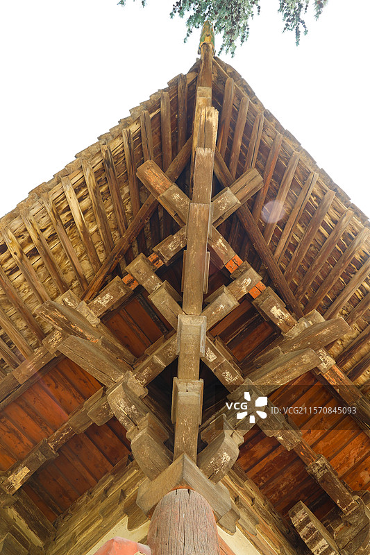 山西省忻州市五台县，佛光寺东大殿梁架、斗拱等唐代建筑木构遗存图片素材