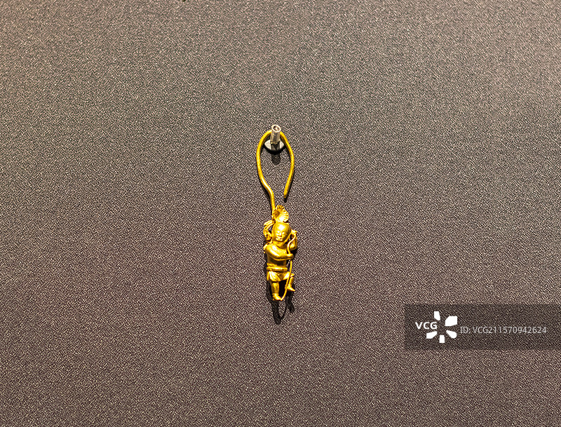 金执荷童子耳坠 元 2002年松江区上海电视大学松江分校窖藏 上海博物馆东馆图片素材