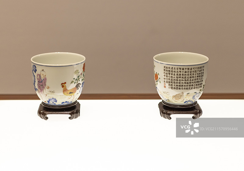 景德镇窑粉彩鸡缸杯 清乾隆 上海博物馆东馆图片素材