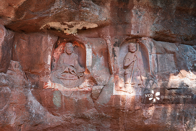 石窟中的佛像雕刻图片素材