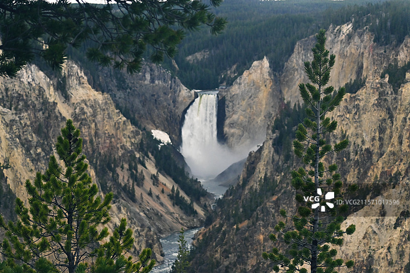 黄石公园-峡谷瀑布图片素材