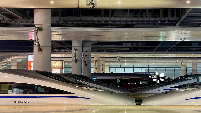 停靠的高铁图片素材