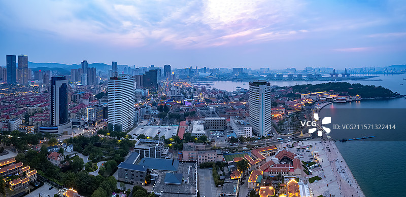 航拍烟台城市海岸夜景图片素材