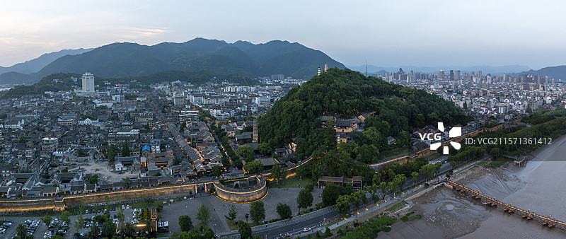 浙江台州临海紫阳古街古城墙兴善门龙兴寺图片素材