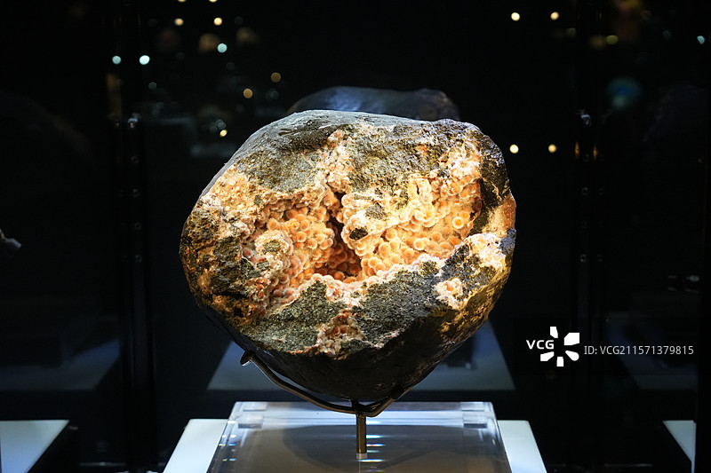 印度中沸石矿石宝石稀有珍贵图片素材