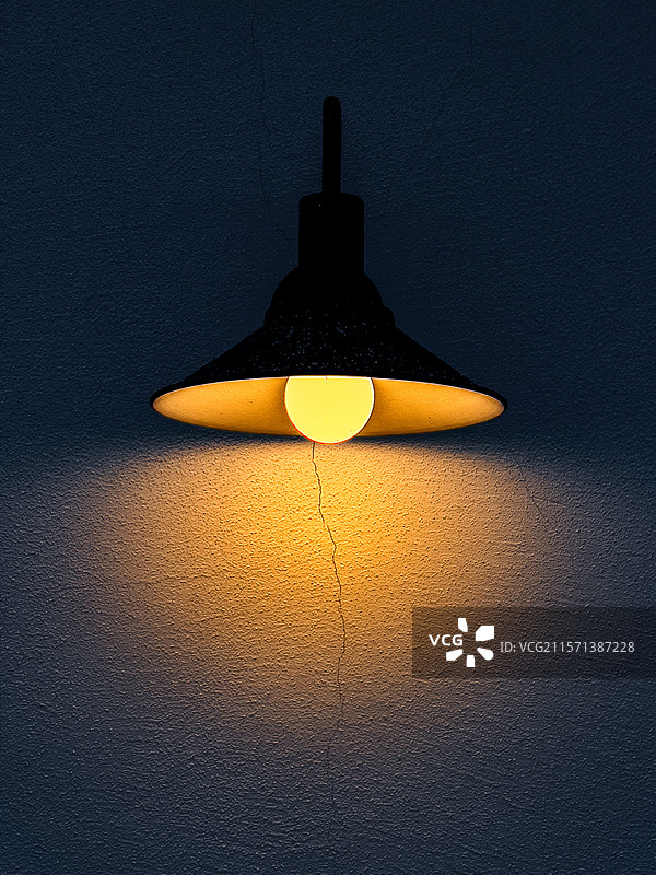 温暖的灯图片素材