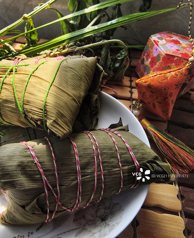 自己包的大肉粽子～卖相勿好，但味道不错的！图片素材