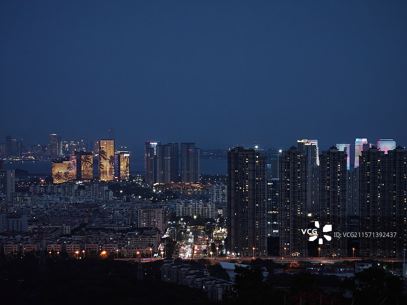 蔡尖尾山石峰岩茶铺视角看厦门城市风光图片素材