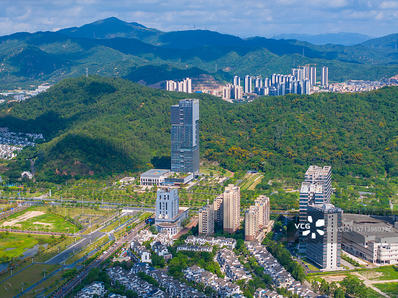 珠海市斗门区尖峰山和尖峰大桥图片素材