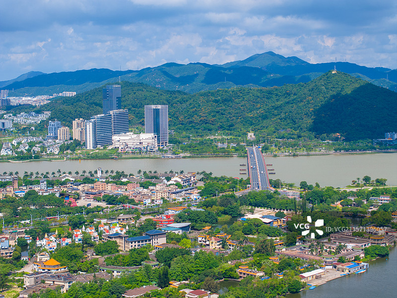 珠海市斗门区尖峰山和尖峰大桥图片素材