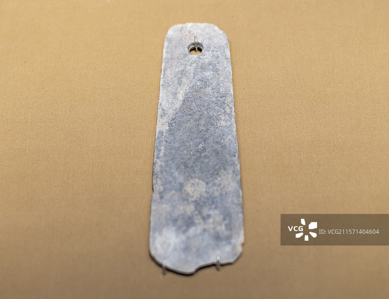 石钺 油子岭文化时期 宜城顾家坡21号墓 湖北省博物馆图片素材