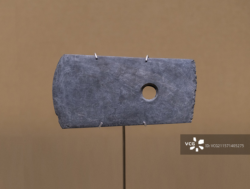 石钺 油子岭文化时期 宜城顾家坡21号墓 湖北省博物馆图片素材