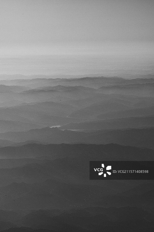在飞往喀什的飞机上拍到的群山图片素材