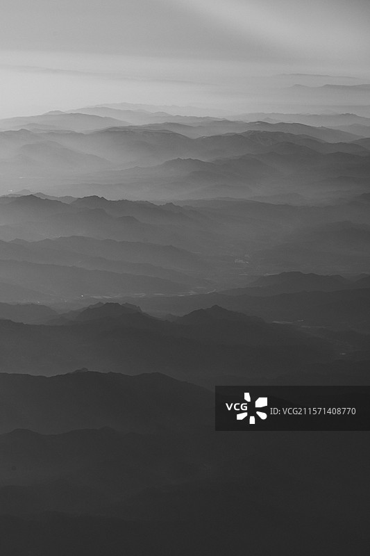 在飞往喀什的飞机上拍到的群山图片素材