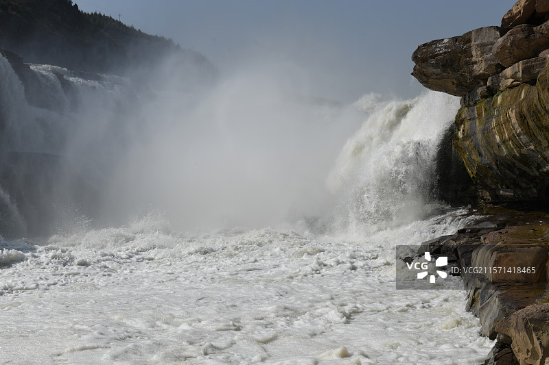 山西吉县｜黄河壶口瀑布2十丈水雾扑面而来，轰鸣之声响彻云天。图片素材