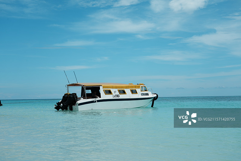 亚庇环滩岛轮船图片素材