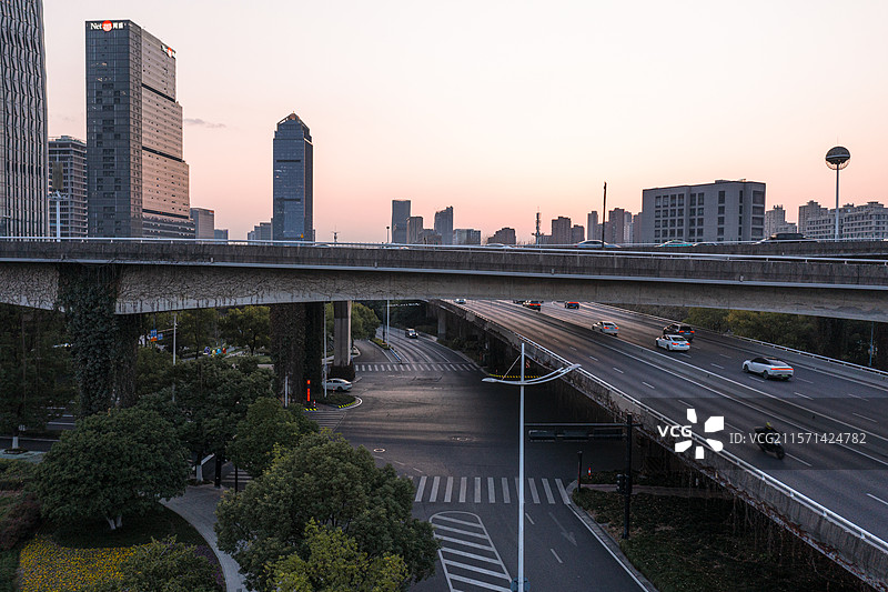 杭州滨江区时代高架城市风光图片素材