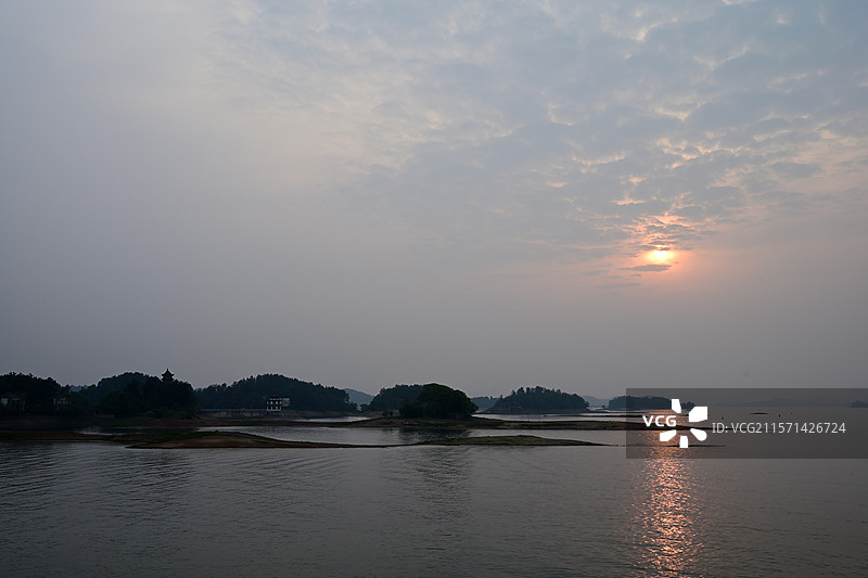 日落万佛湖图片素材
