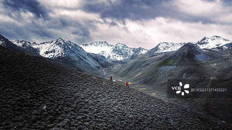 攀登 川西秘境图片素材