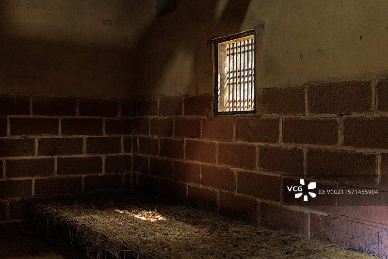 上饶集中营之牢房里的阳光图片素材