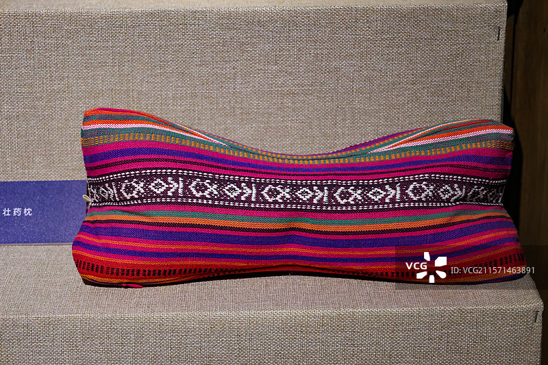 广西民族博物馆壮族文化展香艾条壮药锤壮药枕药物竹罐壮药线香囊药碾中药图片素材