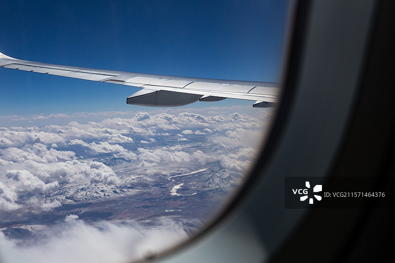 飞行旅途中的风景图片素材
