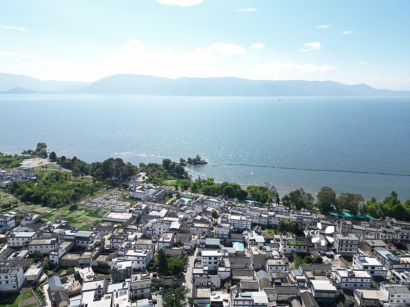 云南大理古生村航拍洱海海岸线生态廊道图片素材