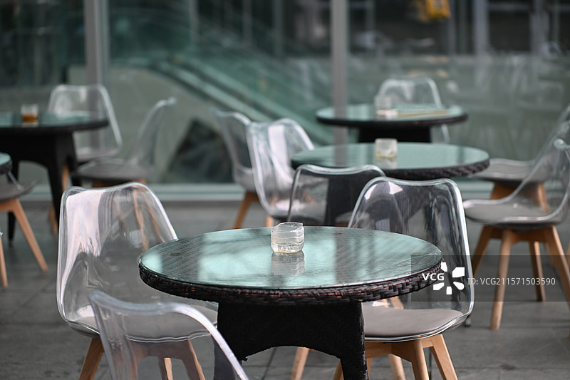 苏州新光天地 户外桌椅图片素材