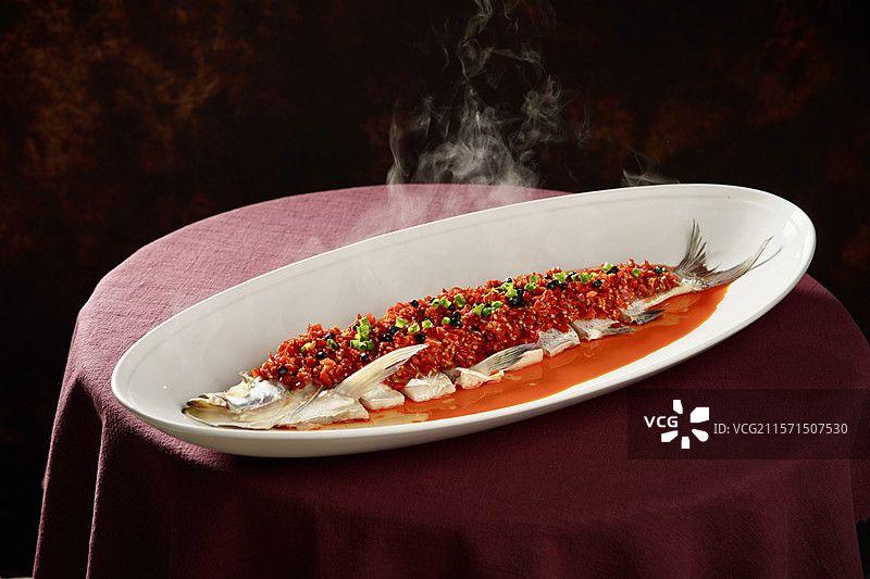 剁椒蒸翘嘴鱼图片素材