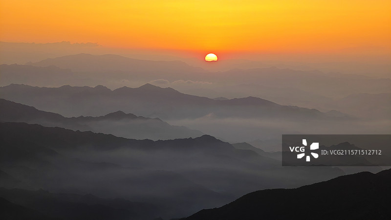 山西五台山东台顶望海寺望海峰日出图片素材