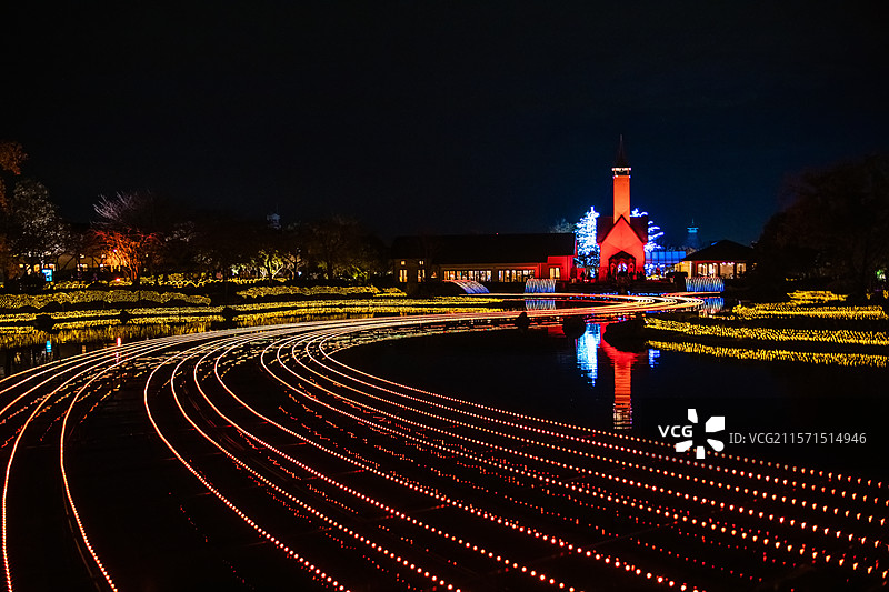 秋天红叶季 日本三重县桑名市名花之里夜景图片素材