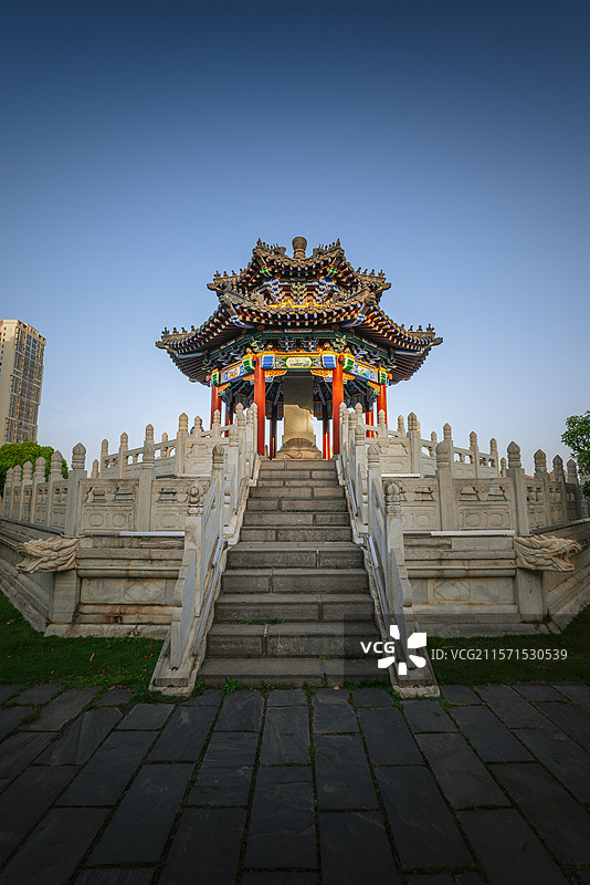 武汉武昌首义楚望台遗址公园封建亭图片素材