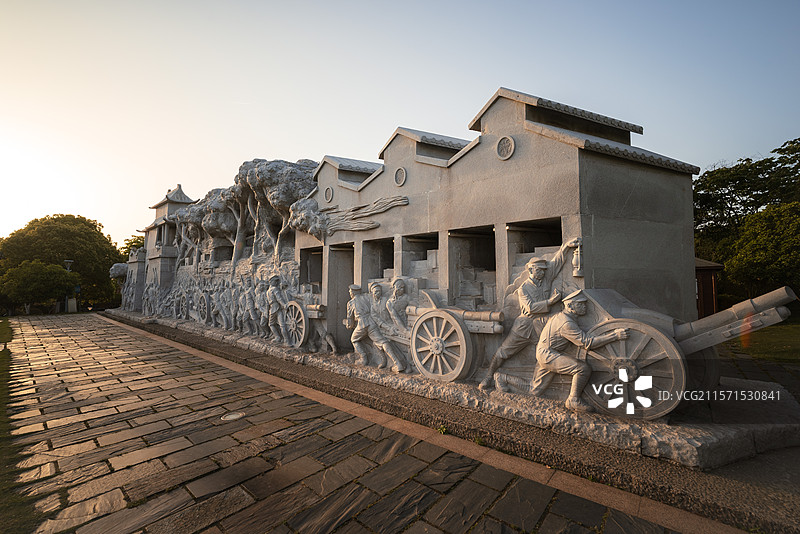 武汉武昌首义楚望台遗址公园首义烽火雕塑图片素材