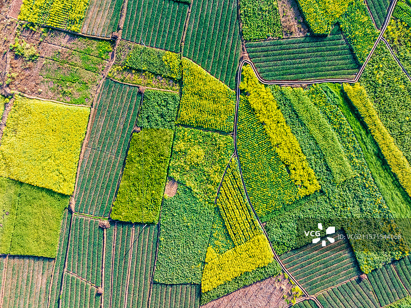 中国云南楚雄州牟定县母鲁打田野航拍风光图片素材