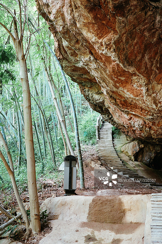 安徽省合肥市庐江县滴水岩风景区图片素材