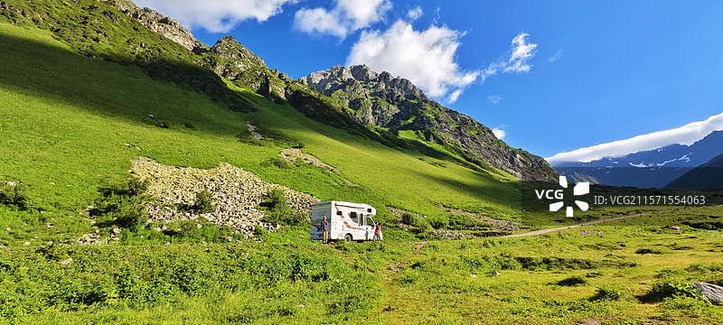 新疆伊犁唐布拉孟克特房车自驾图片素材