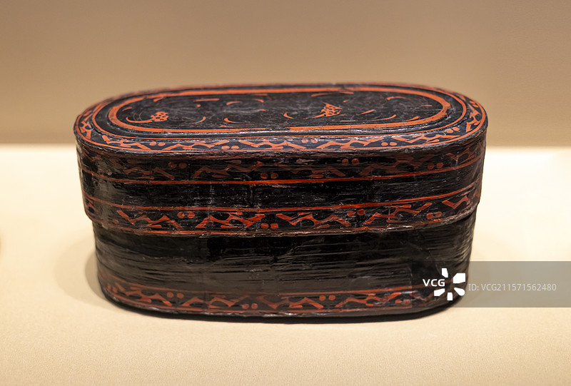 彩绘云气纹漆椭圆奁 秦 云梦睡虎地34号墓 湖北省博物馆图片素材