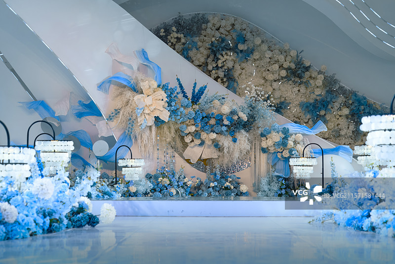 蓝色T台，婚礼殿堂装修设计，郑州喜上嘉婚庆酒店典礼厅图片素材