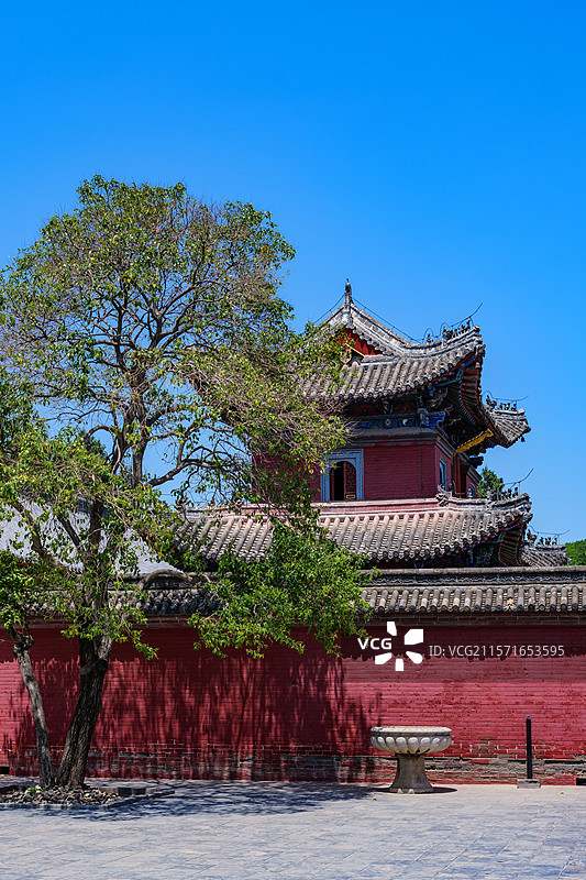 河南周口伏羲太昊陵庙蓝天下的中式古建筑群图片素材