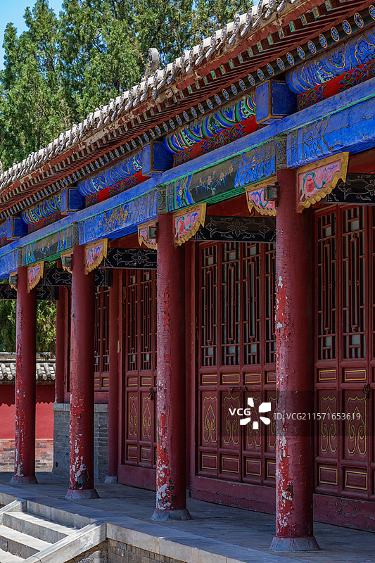 河南周口伏羲太昊陵庙蓝天下的中式古建筑群图片素材