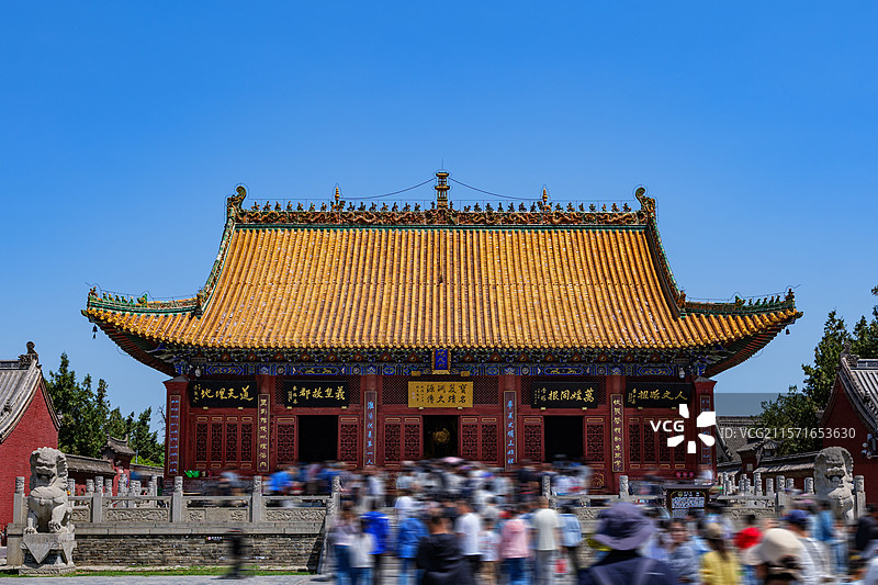 河南周口伏羲太昊陵庙蓝天下的中式古建筑群图片素材