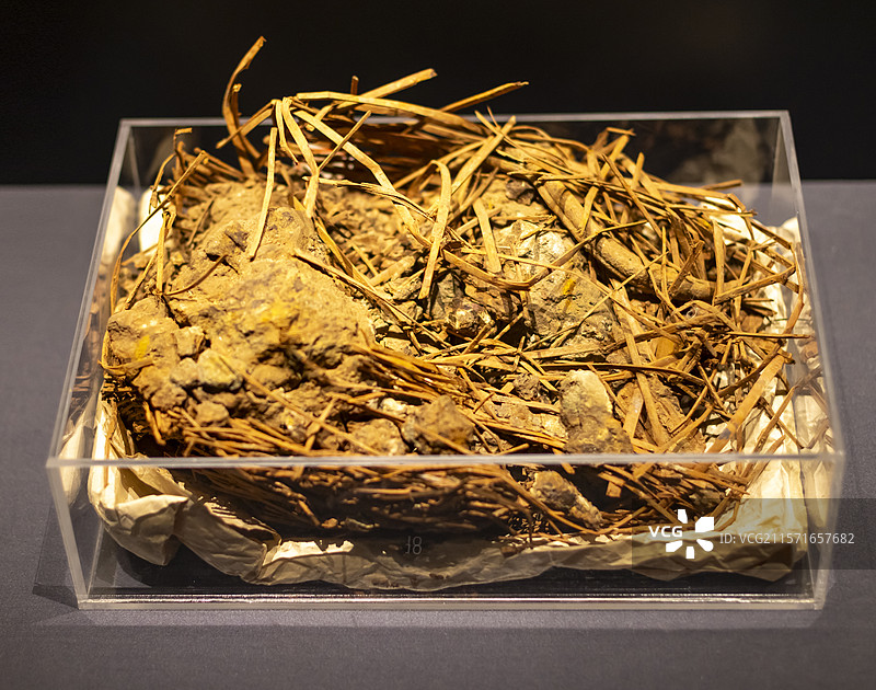 竹篓 矿石 春秋 大冶铜绿山7号矿体1号点出土 湖北省博物馆图片素材