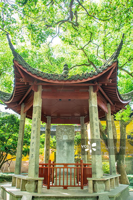 南屏晚钟 御碑亭 文物古迹 历史遗迹 杭州 净寺 净慈寺 净慈禅寺 寺庙 古刹 佛教建筑 传统文化图片素材