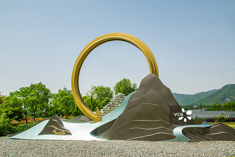 雕塑 现代抽象雕塑 山水主题雕塑 铜鉴湖 杭州 铜鉴湖公园 园林景观 公园雕塑 户外 园艺雕塑 地标图片素材