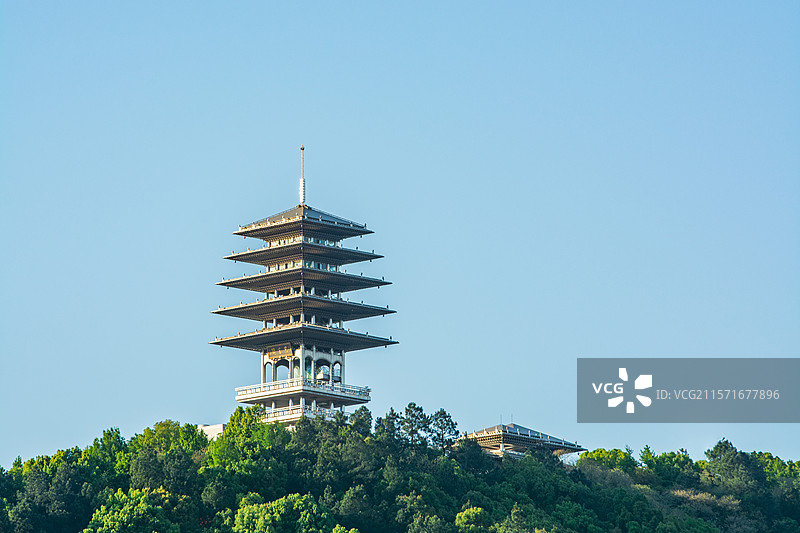 东来阁 临平山 临平公园 不锈钢建筑 塔 仿古建筑 杭州 临平地标 标志性建筑 唐代风格 唐风 现代图片素材